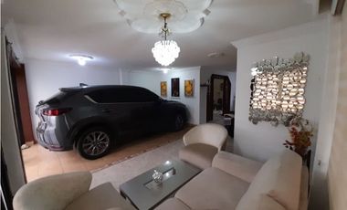 Casa esquinera de dos pisos más terraza en venta Portal Del Recreo