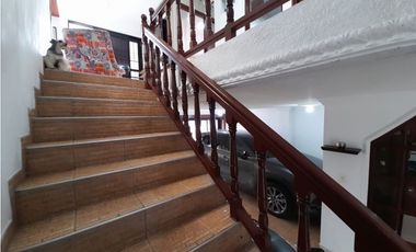 Casa esquinera de dos pisos más terraza en venta Portal Del Recreo