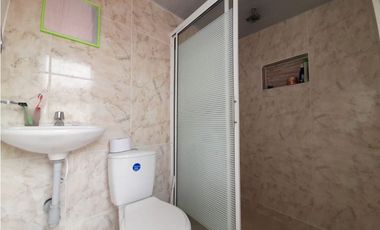 Casa esquinera de dos pisos más terraza en venta Portal Del Recreo