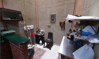 Casa esquinera de dos pisos más terraza en venta Portal Del Recreo