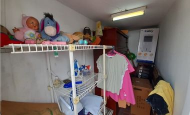 Casa esquinera de dos pisos más terraza en venta Portal Del Recreo