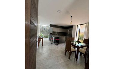 Casa esquinera a la venta Urbanización cerrada