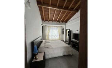 Casa esquinera a la venta Urbanización cerrada