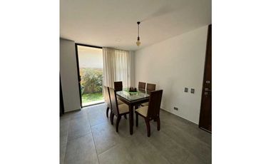 Casa esquinera a la venta Urbanización cerrada
