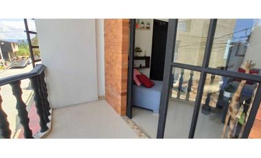 Casa En Buen Barrio De La Mesa Cundi
