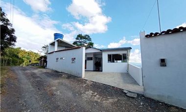Casa Campestre con Linda Vista Panorámica en La Mesa Cundi