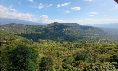Casa Campestre con Linda Vista Panorámica en La Mesa Cundi