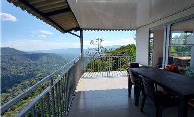 Casa Campestre con Linda Vista Panorámica en La Mesa Cundi