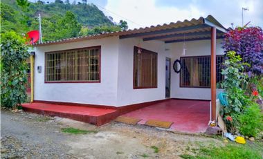 Maat vende Casa Campestre La Magdalena-Villeta 302m2 $220Millones