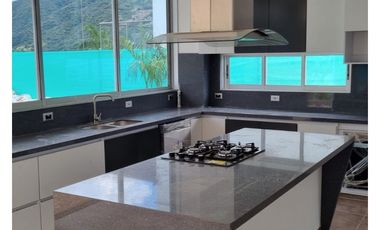 Casa en venta con piscina en San Jerónimo