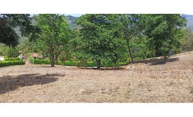 Lote Con Hermosa Vista En El Mejor Condominio De La Mesa