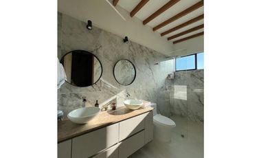 Casa para la venta en la entrada del Retiro