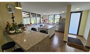 VENDO FINCA EN SUBACHOQUE A PUERTA CERRADA (IC)