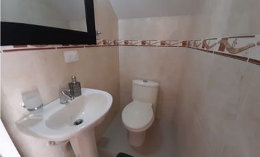 Se vende casa esquinera en conjunto cerrado Las Mercedes Palmira