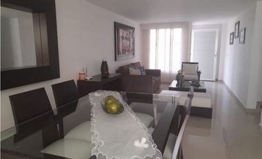 Se vende casa esquinera en conjunto cerrado Las Mercedes Palmira