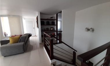 Se vende casa esquinera en conjunto cerrado Las Mercedes Palmira