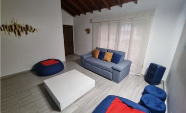 Casa para la venta en Laureles la Almería