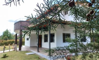 CASA CAMPESTRE EN VENTA EL CARMEN DE VIBORAL, ANTIOQUIA