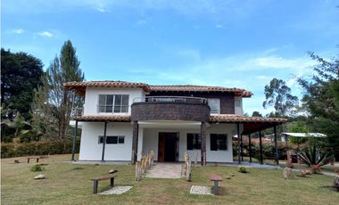 CASA CAMPESTRE EN VENTA EL CARMEN DE VIBORAL, ANTIOQUIA
