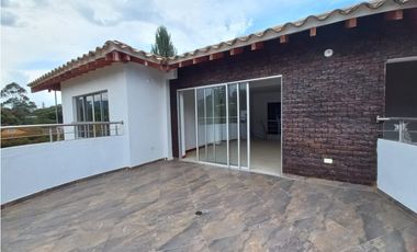 CASA CAMPESTRE EN VENTA EL CARMEN DE VIBORAL, ANTIOQUIA