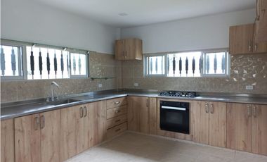 CASA CAMPESTRE EN VENTA EL CARMEN DE VIBORAL, ANTIOQUIA