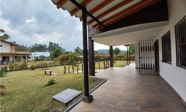 CASA CAMPESTRE EN VENTA EL CARMEN DE VIBORAL, ANTIOQUIA