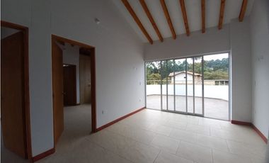 CASA CAMPESTRE EN VENTA EL CARMEN DE VIBORAL, ANTIOQUIA