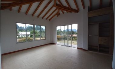 CASA CAMPESTRE EN VENTA EL CARMEN DE VIBORAL, ANTIOQUIA
