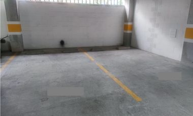 Parqueadero en edificio en venta en El Poblado