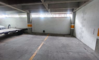 Parqueadero en edificio en venta en El Poblado