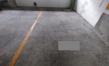 Parqueadero en edificio en venta en El Poblado