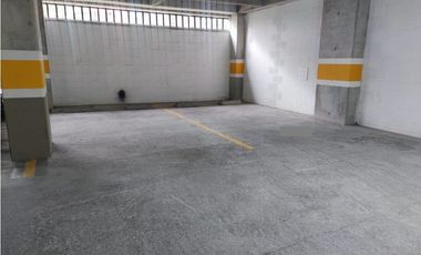 Parqueadero en edificio en venta en El Poblado