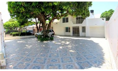 Se vende casa en Jardín Santa Marta