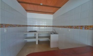 Maat vende Casa, Centro-Villeta 130m2 $420Millones