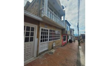 Casa En Barrio Cerca Al Centro De La Mesa