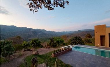 Casa Campestre Nueva en Venta en La Mesa Cundi