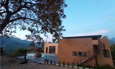 Casa Campestre Nueva en Venta en La Mesa Cundi