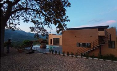 Casa Campestre Nueva en Venta en La Mesa Cundi