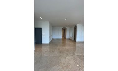 SE VENDE APARTAMENTO EN EL GOLF