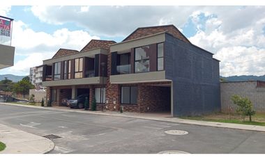 Venta de casa moderna en La Ceja, Antioquia