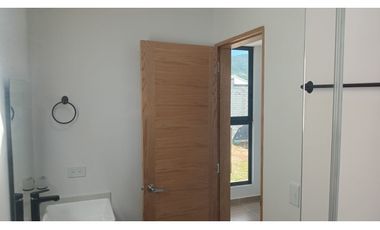 Venta de casa moderna en La Ceja, Antioquia