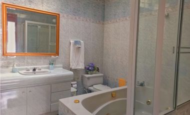 Maat vende Casa en conjunto cerrado-Villeta. 230M2 $550 Millones