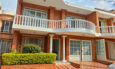 Maat vende Casa en conjunto cerrado-Villeta. 230M2 $550 Millones