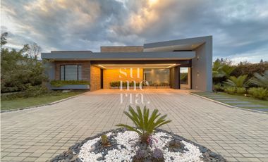 Casa moderna en Llanogrande