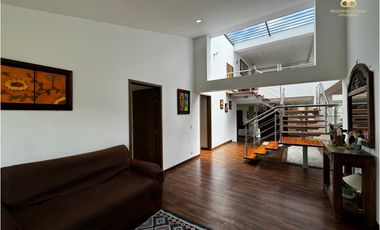 SE VENDE MAGNFICA CASA EN VILLAS DE YERBABUENA