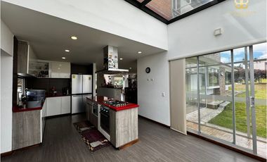SE VENDE MAGNFICA CASA EN VILLAS DE YERBABUENA