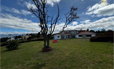 SE VENDE MAGNFICA CASA EN VILLAS DE YERBABUENA