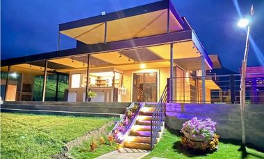 Finca de lujo amoblada en venta - Santa Elena El Cerrito Valle