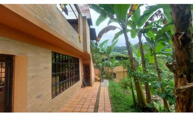 VENTA DE FINCA EN ANOLAIMA CUNDINAMARCA CASA CON LICENCIA