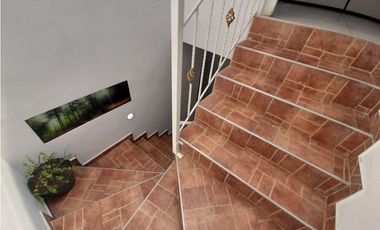 Casa de 2 pisos más terraza en venta Barrio Rincón del Bosque Palmira